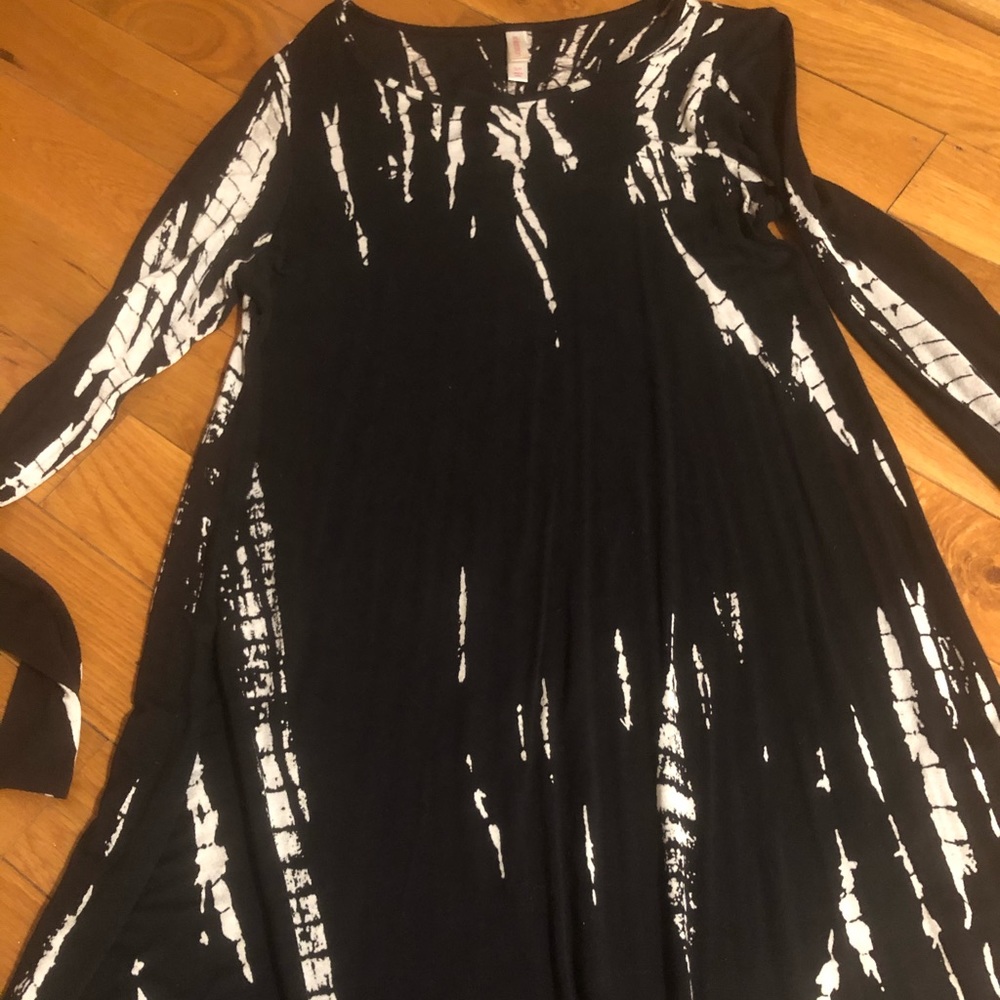 Cute black and white dress